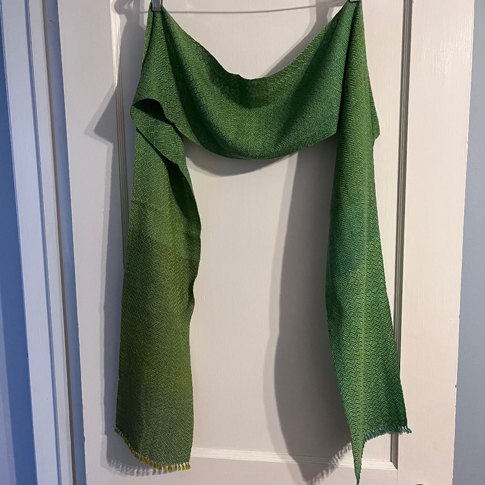 Woven Green Scarf – Geometric Pattern, Fringe Detail